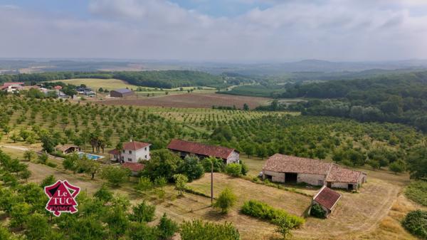 Ancienne ferme avec grange, dépendances et piscine Castelnaud-de-Gratecambe (47290)