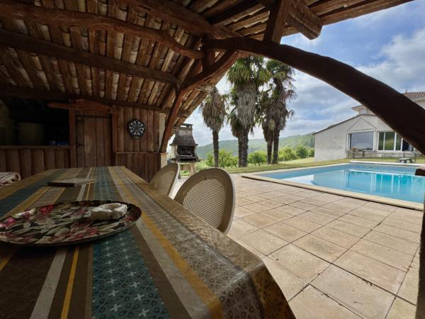 Ancienne ferme avec grange, dépendances et piscine Castelnaud-de-Gratecambe (47290)