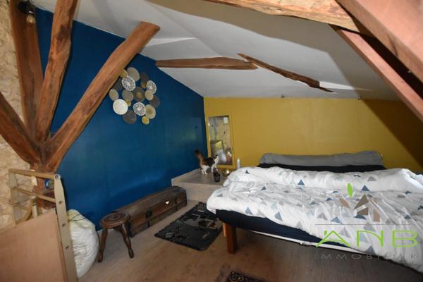 🏡  Maison en pierre avec dépendances – Ronsenac (Charente)