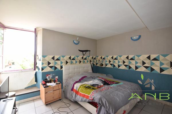 🏡  Maison en pierre avec dépendances – Ronsenac (Charente)