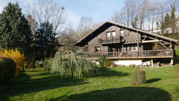 FAVERGES. CHALET DE 195M² AVEC TERRAIN DE 2015M²