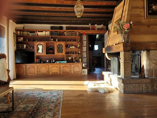 FAVERGES. CHALET DE 195M² AVEC TERRAIN DE 2015M²