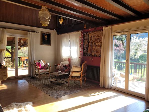 FAVERGES. CHALET DE 195M² AVEC TERRAIN DE 2015M²