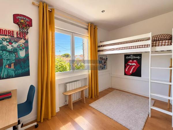 Vente                                                      Maison
                        
                     5 pièces                      100 m2                     à Fréjus