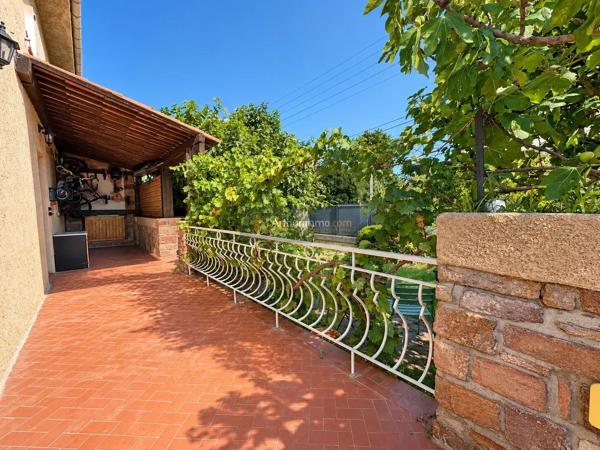 Vente                                                      Maison
                        
                     5 pièces                      100 m2                     à Fréjus