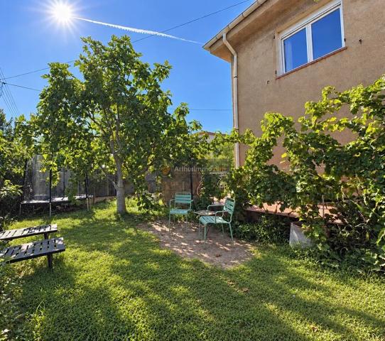 Vente                                                      Maison
                        
                     5 pièces                      100 m2                     à Fréjus