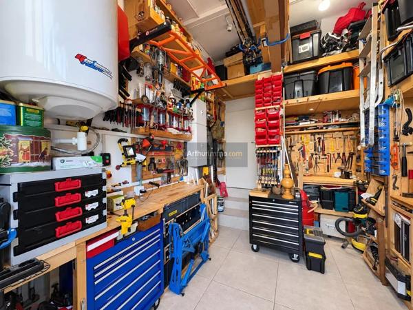 Vente                                                      Maison
                        
                     5 pièces                      100 m2                     à Fréjus