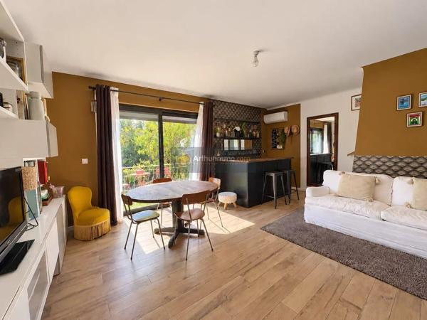 Vente                                                      Maison
                        
                     5 pièces                      100 m2                     à Fréjus