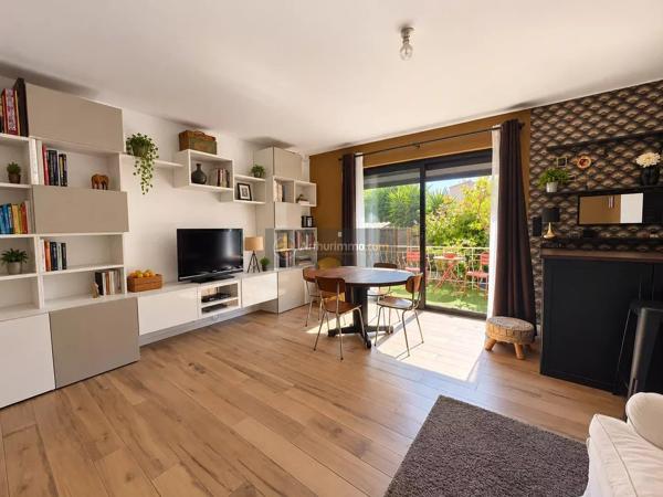 Vente                                                      Maison
                        
                     5 pièces                      100 m2                     à Fréjus
