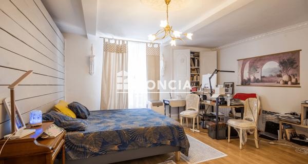 À vendre Maison 4 pièces 212 m² - Villefranche-de-rouergue 12200