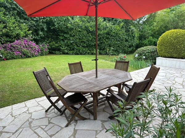 Dpt Yvelines (78), à vendre VERSAILLES maison P10 de 231,1 m² - Terrain de 906,00 m²