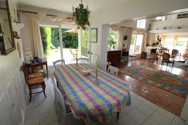 Dpt Yvelines (78), à vendre VERSAILLES maison P10 de 231,1 m² - Terrain de 906,00 m²