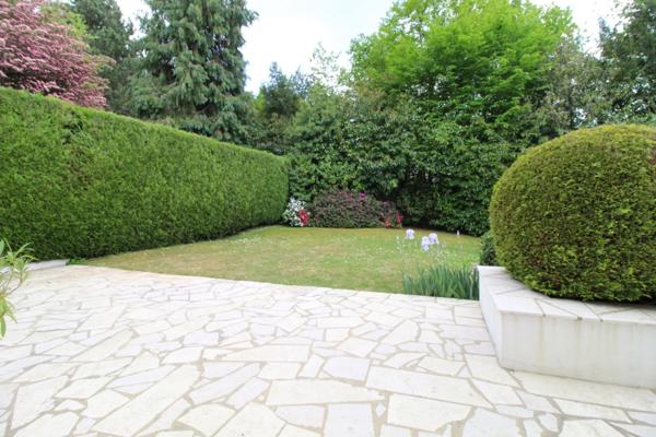 Dpt Yvelines (78), à vendre VERSAILLES maison P10 de 231,1 m² - Terrain de 906,00 m²