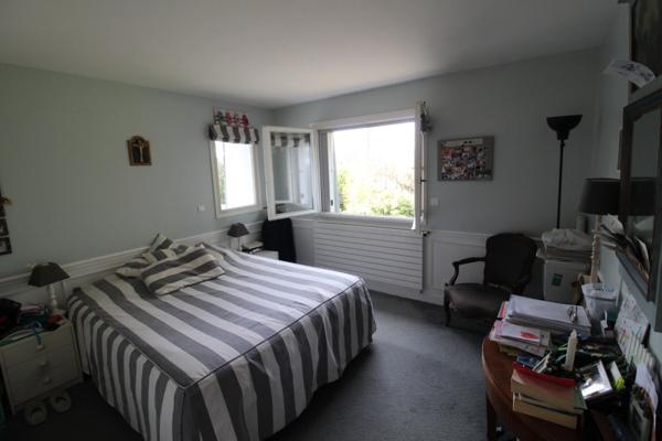 Dpt Yvelines (78), à vendre VERSAILLES maison P10 de 231,1 m² - Terrain de 906,00 m²