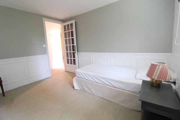 Dpt Yvelines (78), à vendre VERSAILLES maison P10 de 231,1 m² - Terrain de 906,00 m²