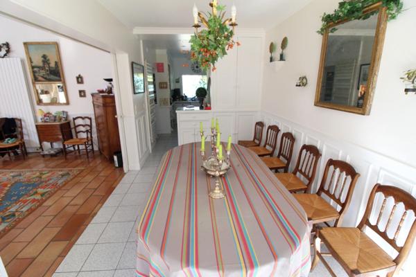 Dpt Yvelines (78), à vendre VERSAILLES maison P10 de 231,1 m² - Terrain de 906,00 m²