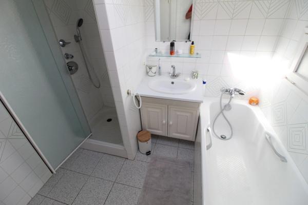 Dpt Yvelines (78), à vendre VERSAILLES maison P10 de 231,1 m² - Terrain de 906,00 m²