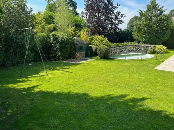 Dpt Yvelines (78), à vendre VERSAILLES maison P10 de 231,1 m² - Terrain de 906,00 m²