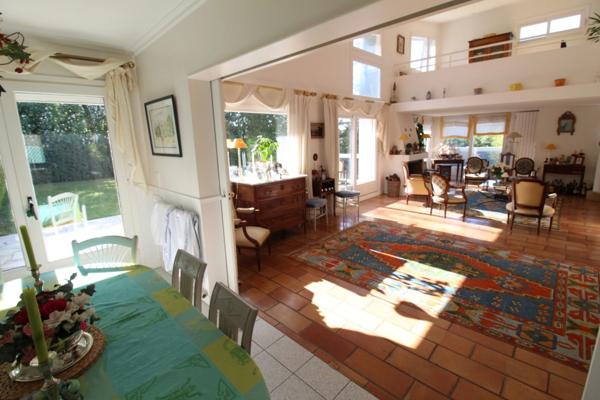 Dpt Yvelines (78), à vendre VERSAILLES maison P10 de 231,1 m² - Terrain de 906,00 m²