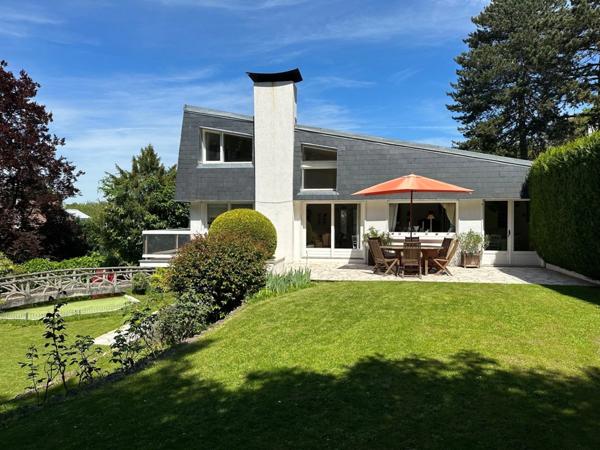 Dpt Yvelines (78), à vendre VERSAILLES maison P10 de 231,1 m² - Terrain de 906,00 m²