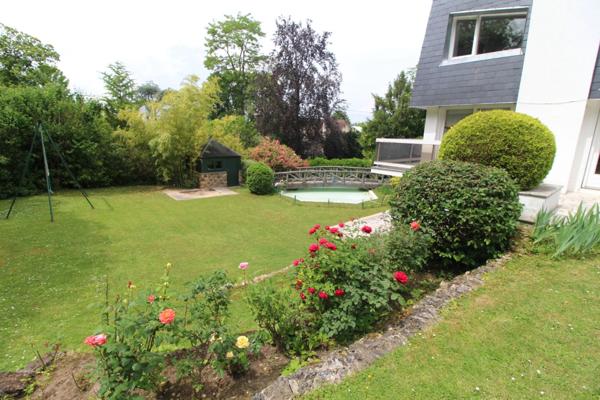 Dpt Yvelines (78), à vendre VERSAILLES maison P10 de 231,1 m² - Terrain de 906,00 m²