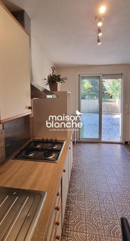 Vieux Lormont, Maison de ville avec jardin