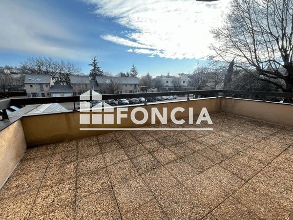 Location Studio 37 m² - AVENUE DES GLYCINES Onet Le Chateau 12850