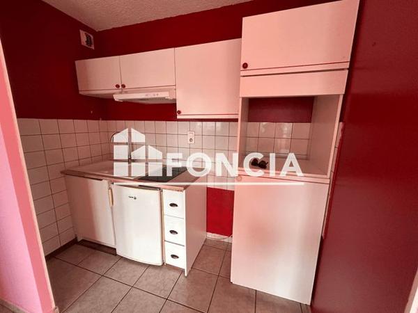 Location Studio 37 m² - AVENUE DES GLYCINES Onet Le Chateau 12850