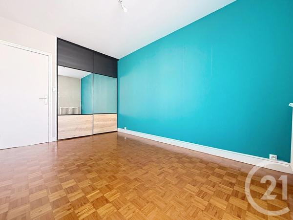 Appartement F5 à vendre  5 pièces - 88,83 m 2   GUERET  - 23