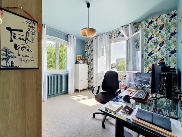 Maison
         7 pièces
        - 300 m² Bien prestige 1 260 000 € *