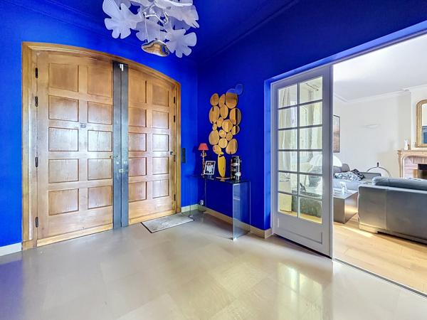 Maison
         7 pièces
        - 300 m² Bien prestige 1 260 000 € *