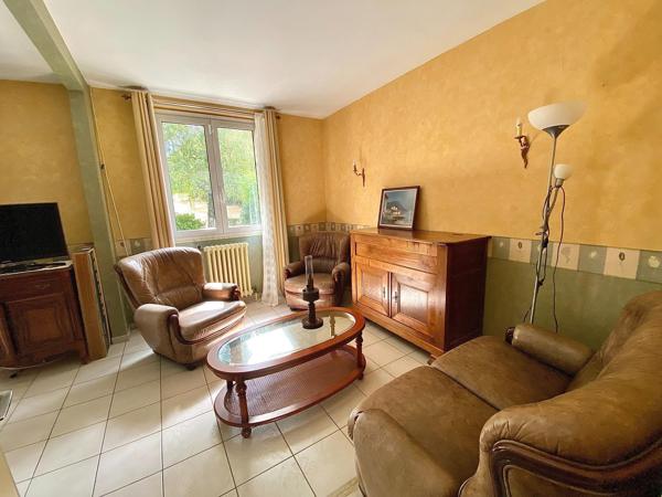 maison individuelle avec jardin et garage