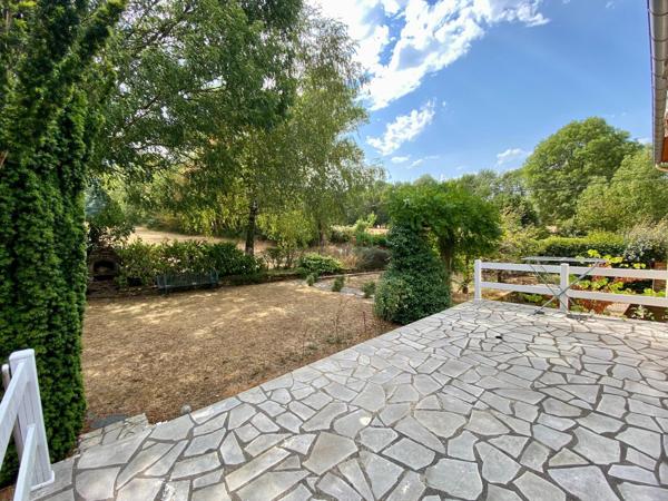 maison individuelle avec jardin et garage