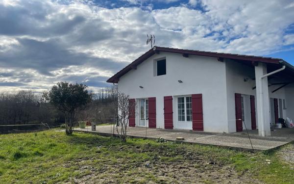 Maison à vendre    4 pièces •  Mouguerre