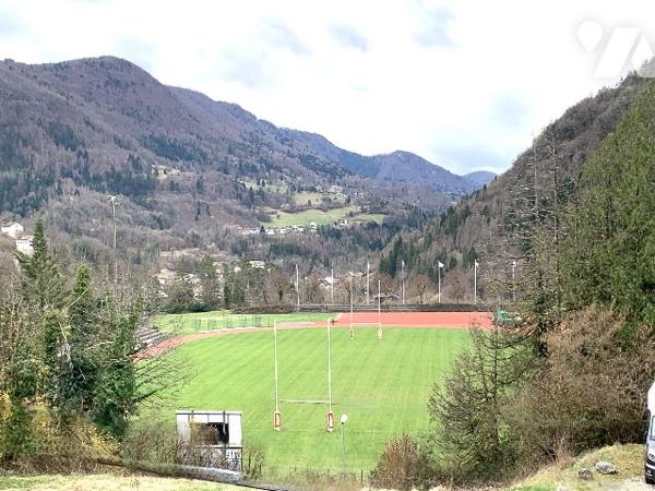 SERGER, appartement à rénover : une entrée, d'une cuisine, d'un séjour, d'une salle de