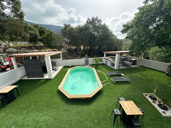 Maison 380 m² divisée en 4 appartements