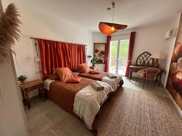 Maison 380 m² divisée en 4 appartements