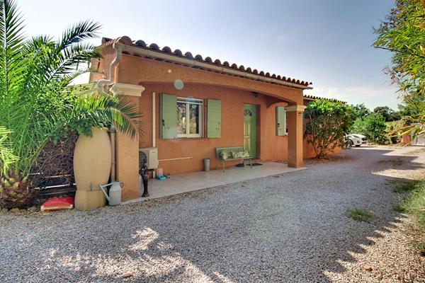 A VENDRE - Maison Vidauban 5 pièces 100 m2 - Terrain 820 m2 - Piscine
