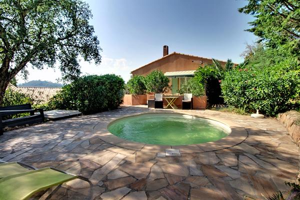 A VENDRE - Maison Vidauban 5 pièces 100 m2 - Terrain 820 m2 - Piscine