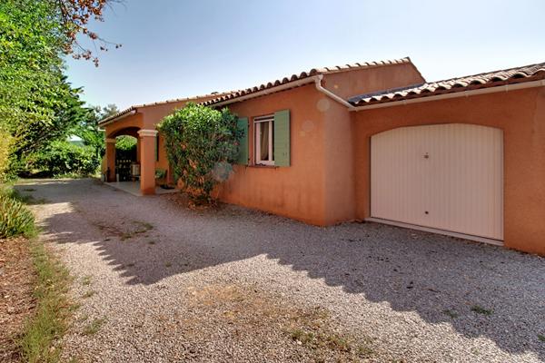 A VENDRE - Maison Vidauban 5 pièces 100 m2 - Terrain 820 m2 - Piscine