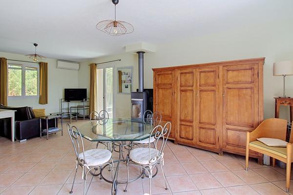 A VENDRE - Maison Vidauban 5 pièces 100 m2 - Terrain 820 m2 - Piscine