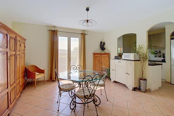 A VENDRE - Maison Vidauban 5 pièces 100 m2 - Terrain 820 m2 - Piscine