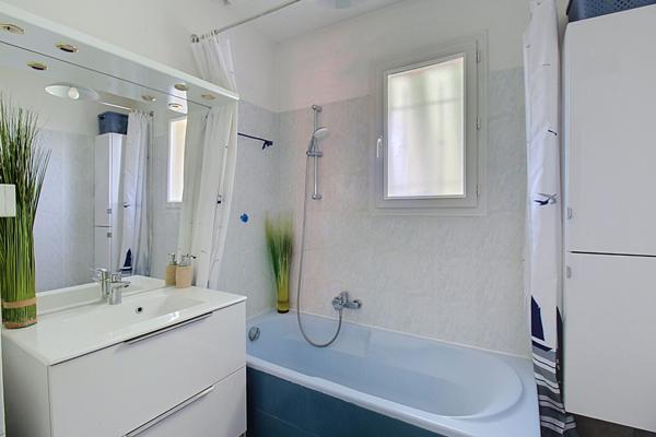 A VENDRE - Maison Vidauban 5 pièces 100 m2 - Terrain 820 m2 - Piscine