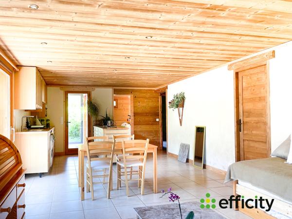 Maison
         6 pièces
        - 180 m² Bien prestige 625 000 € *