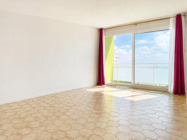 Appartement à RIS ORANGIS (91130)