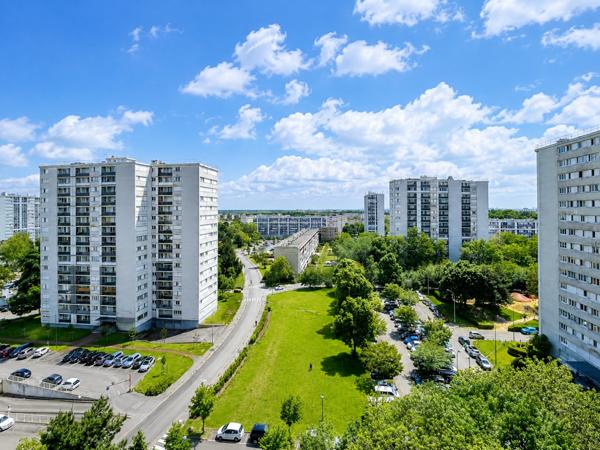 Appartement à RIS ORANGIS (91130)