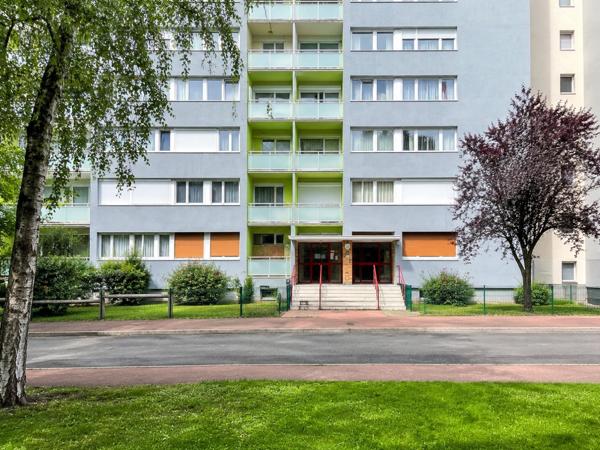 Appartement à RIS ORANGIS (91130)