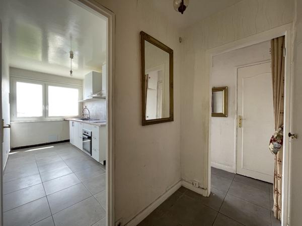 Appartement à RIS ORANGIS (91130)