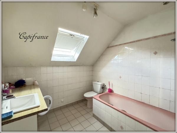 Maison à vendre 6 pièces 100 m² carrez et 120 m² au sol. Grand terrain de 1433 m² !.