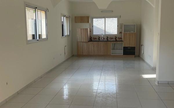 Appartement à louer    3 pièces •  Dzaoudzi